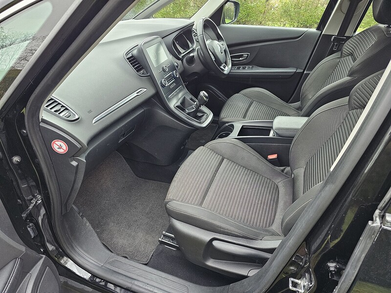 Used Renault Grand Scenic 2019 for sale - 77399914: Photo 30