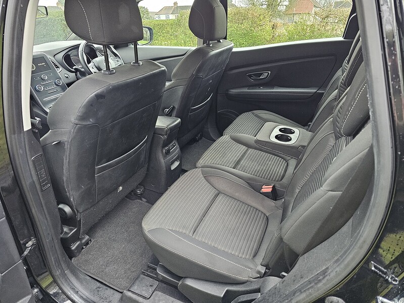 Used Renault Grand Scenic 2019 for sale - 77399914: Photo 32