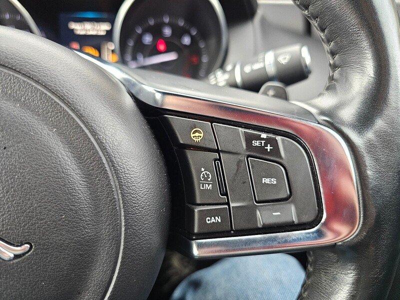 Used Jaguar XE 2015 for sale - 76859855: Photo 12