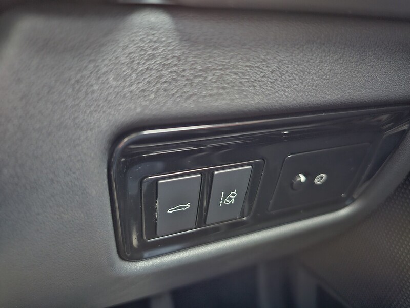 Used Jaguar XE 2015 for sale - 76859855: Photo 25