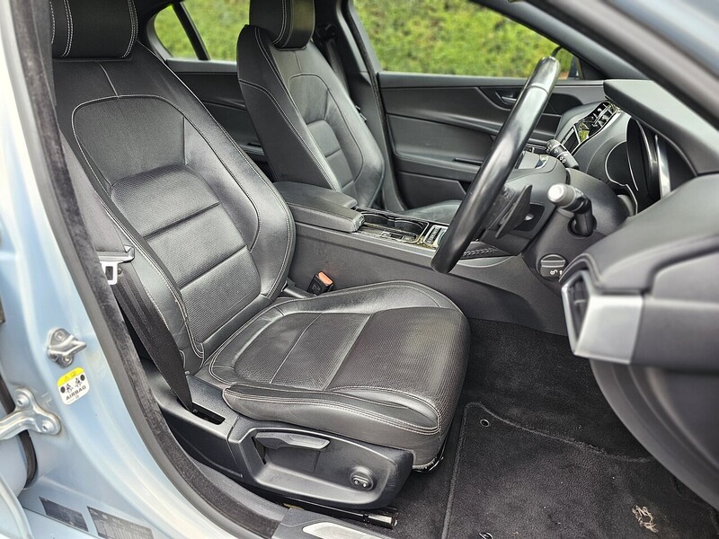 Used Jaguar XE 2015 for sale - 76859855: Photo 31