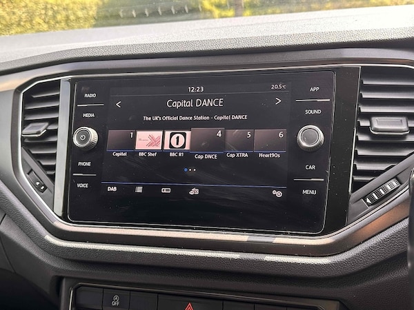 Used Volkswagen T-Roc 2019 for sale - 76102094: Photo 32