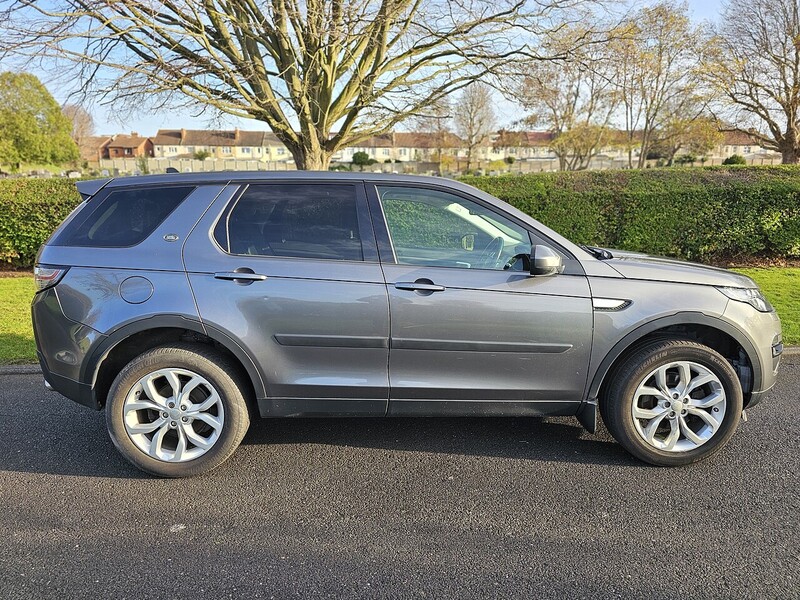 Used Land Rover Discovery Sport 2015 for sale - 77220177: Photo 2