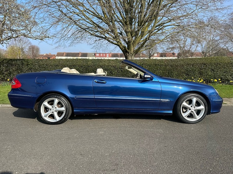 Used Mercedes-Benz CLK 2005 for sale - 77758544: Photo 2