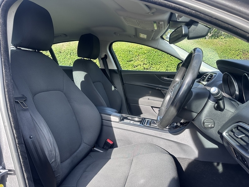 Used Jaguar XE 2017 for sale - 77579537: Photo 24