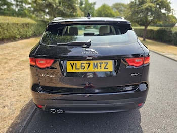 Used Jaguar F-Pace 2017 for sale - 79329600: Photo