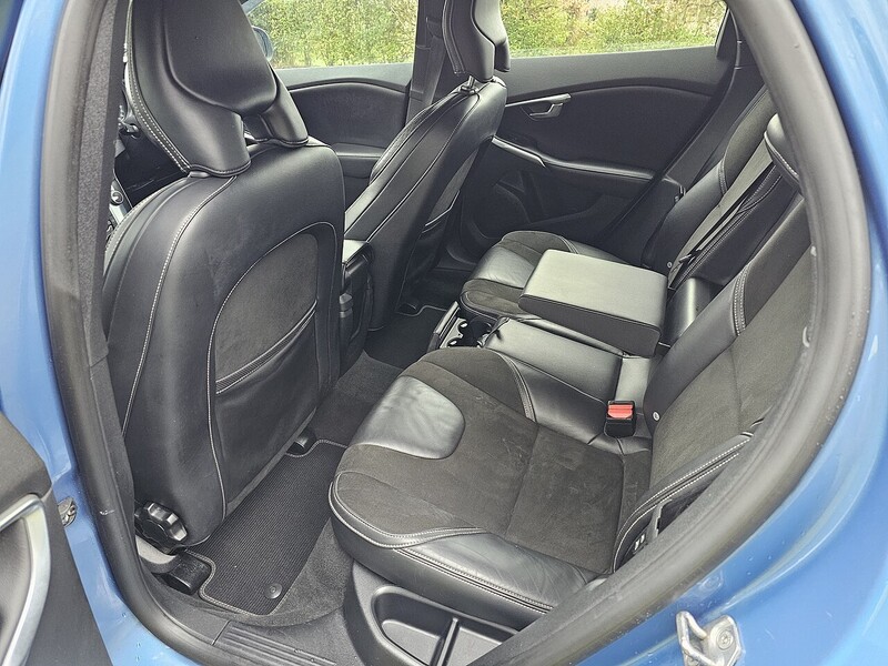 Used Volvo V40 2016 for sale - 77147740: Photo 25