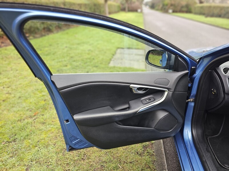 Used Volvo V40 2016 for sale - 77147740: Photo 32