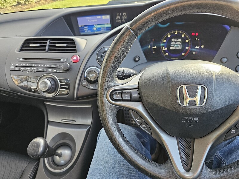 Used Honda Civic 2010 for sale - 76945289: Photo 23