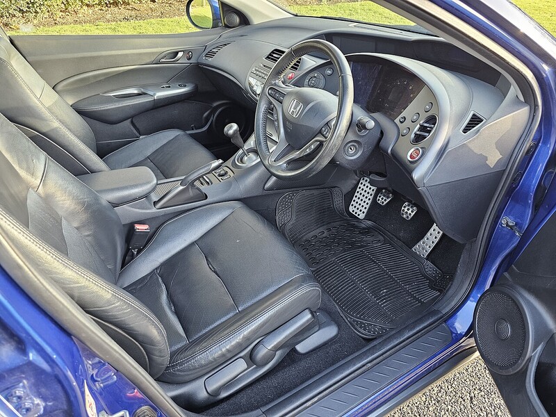 Used Honda Civic 2010 for sale - 76945289: Photo 31