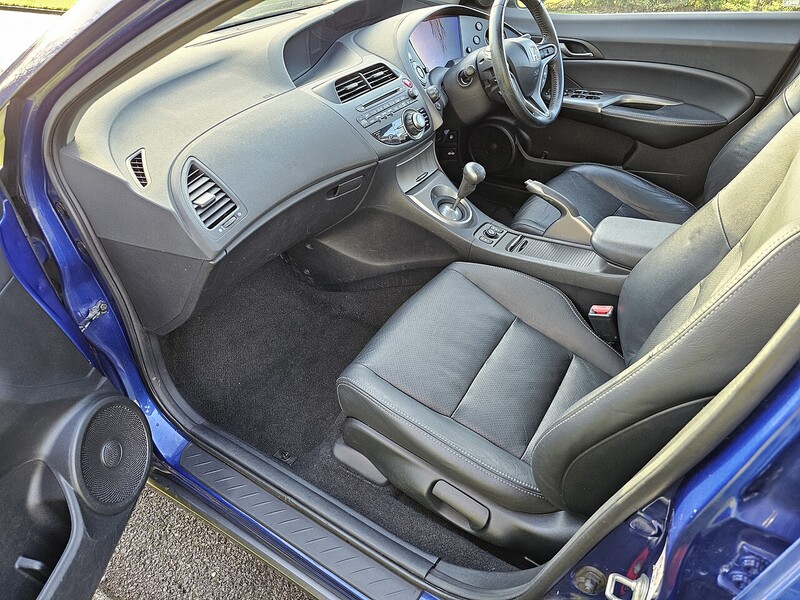 Used Honda Civic 2010 for sale - 76945289: Photo 33