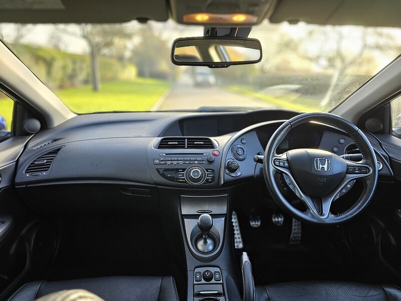 Used Honda Civic 2010 for sale - 76945289: Photo 38