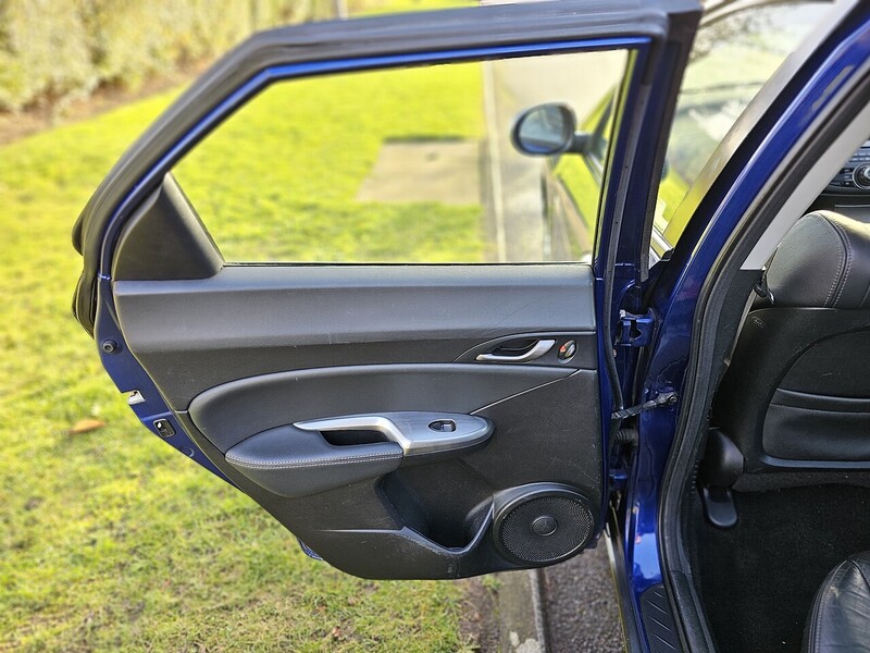 Used Honda Civic 2010 for sale - 76945289: Photo 44