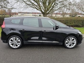 Used Renault Grand Scenic 2019 for sale - 79435452: Photo