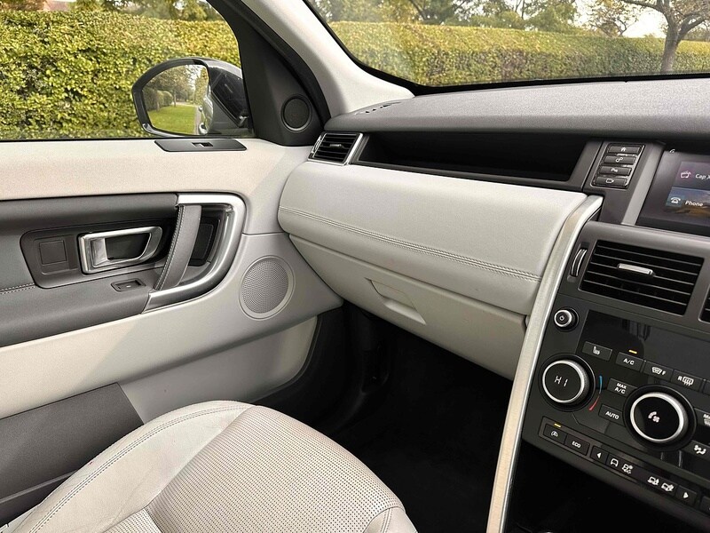 Used Land Rover Discovery Sport 2016 for sale - 76351766: Photo 49