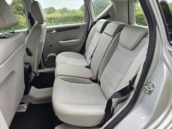 Used Mercedes-Benz A-Class 2009 for sale - 75462399: Photo 27