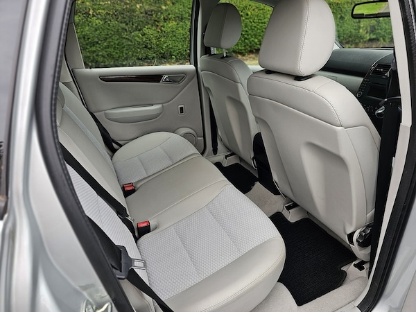Used Mercedes-Benz A-Class 2009 for sale - 75462399: Photo 29