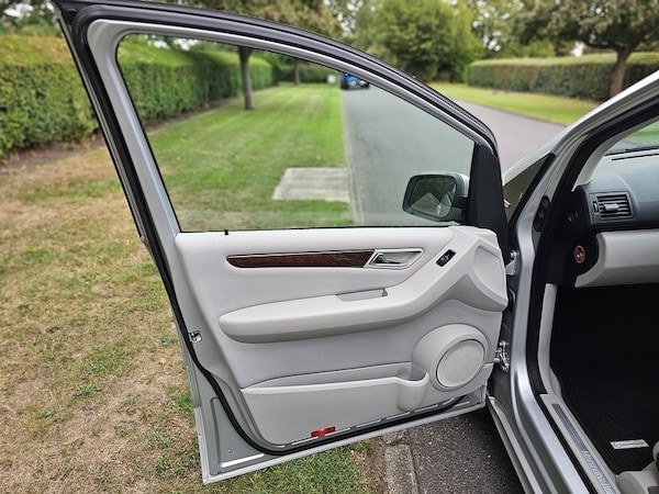 Used Mercedes-Benz A-Class 2009 for sale - 75462399: Photo 32