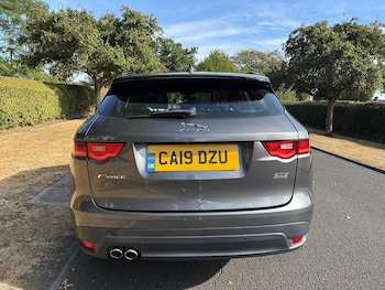 Used Jaguar F-Pace 2019 for sale - 79624039: Photo