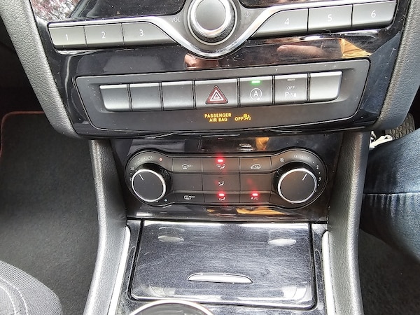 Used Infiniti Q30 2017 for sale - 74428210: Photo 24