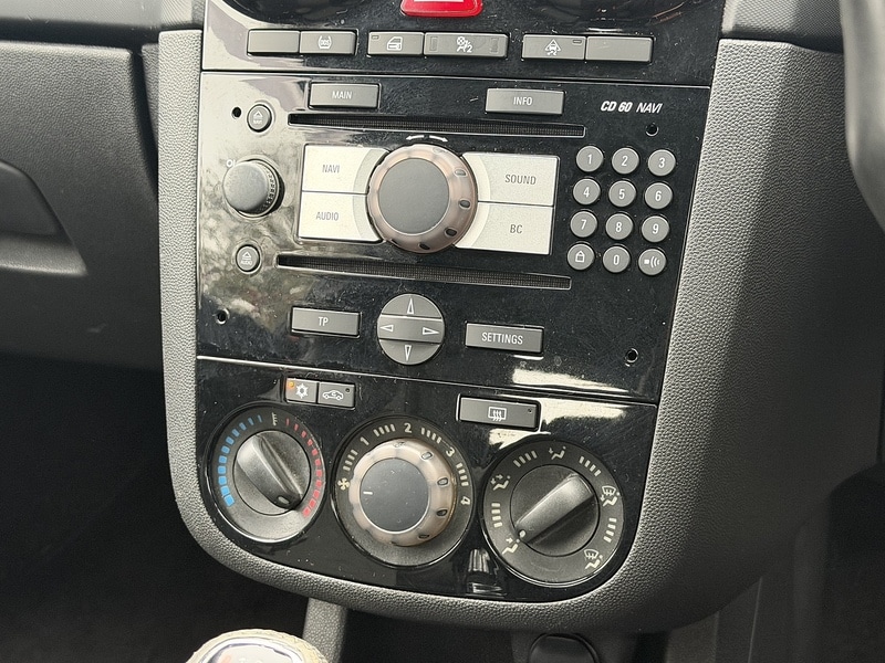 Used Vauxhall Corsa 2010 for sale - 76437082: Photo 24