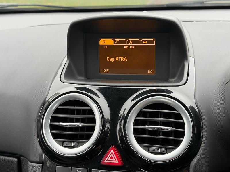 Used Vauxhall Corsa 2010 for sale - 76437082: Photo 25