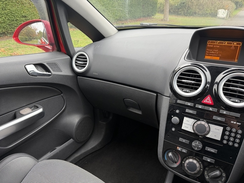 Used Vauxhall Corsa 2010 for sale - 76437082: Photo 28