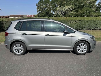 Used Volkswagen Golf SV 2016 for sale - 75566551: Photo