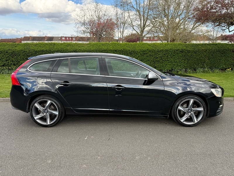 Used Volvo V60 2014 for sale - 78137501: Photo 2