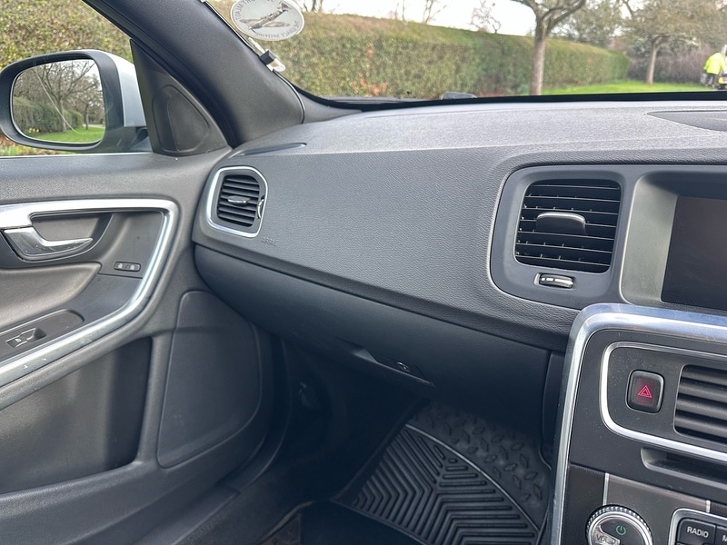 Used Volvo V60 2014 for sale - 78137501: Photo 28