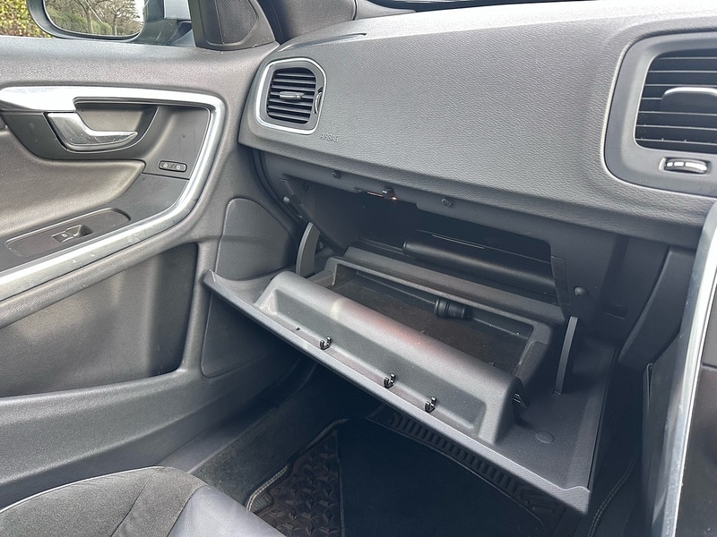 Used Volvo V60 2014 for sale - 78137501: Photo 29