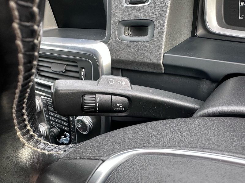 Used Volvo V60 2014 for sale - 78137501: Photo 36