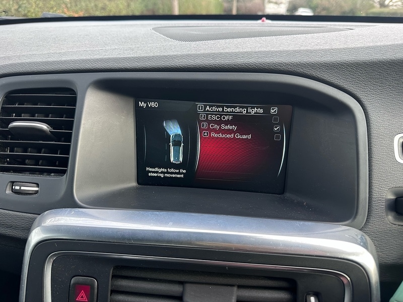 Used Volvo V60 2014 for sale - 78137501: Photo 42