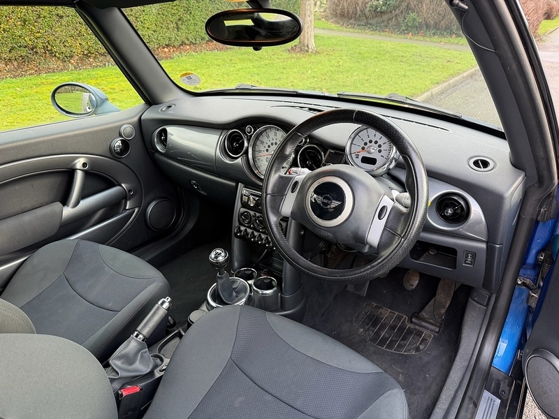 Used MINI Convertible 2007 for sale - 77351169: Photo 17