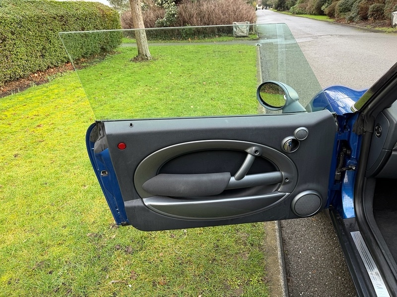 Used MINI Convertible 2007 for sale - 77351169: Photo 19