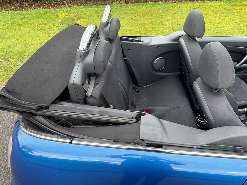 Used MINI Convertible 2007 for sale - 77351169: Photo 24