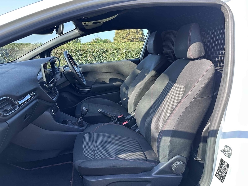 Used Ford Fiesta Van 2021 for sale - 75603927: Photo 18