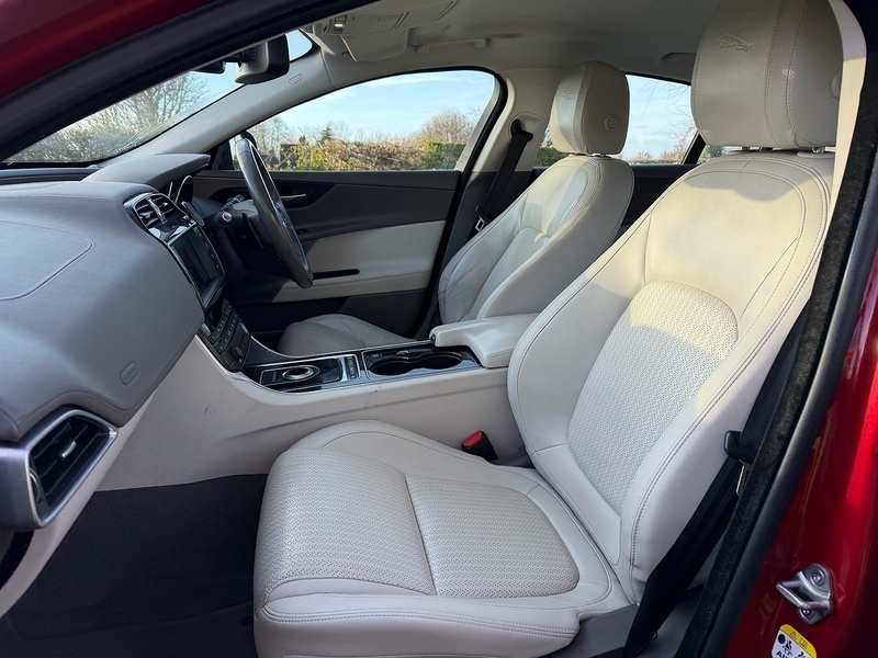 Used Jaguar XE 2016 for sale - 76941680: Photo 18