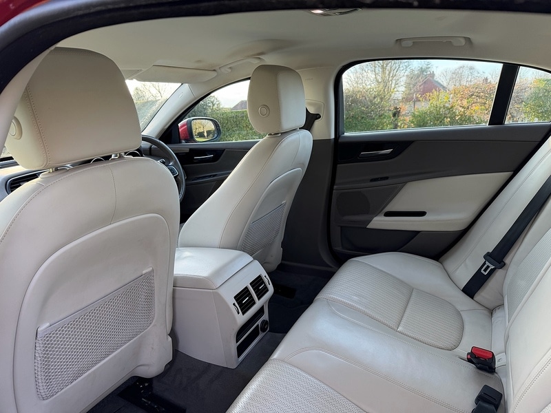 Used Jaguar XE 2016 for sale - 76941680: Photo 20