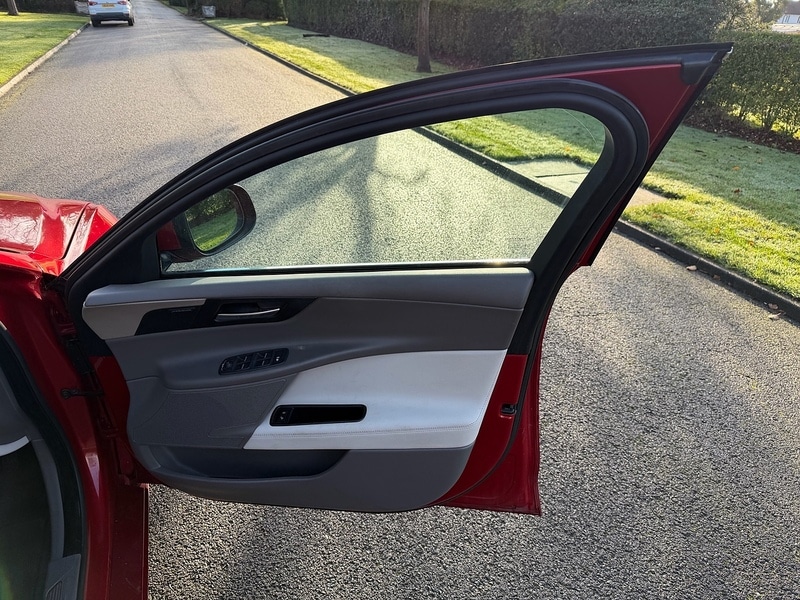 Used Jaguar XE 2016 for sale - 76941680: Photo 28