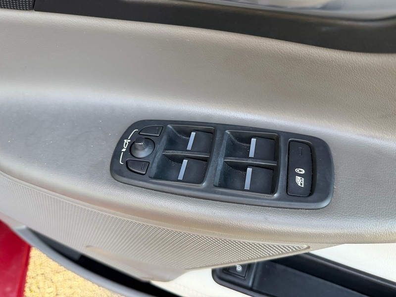 Used Jaguar XE 2016 for sale - 76941680: Photo 31