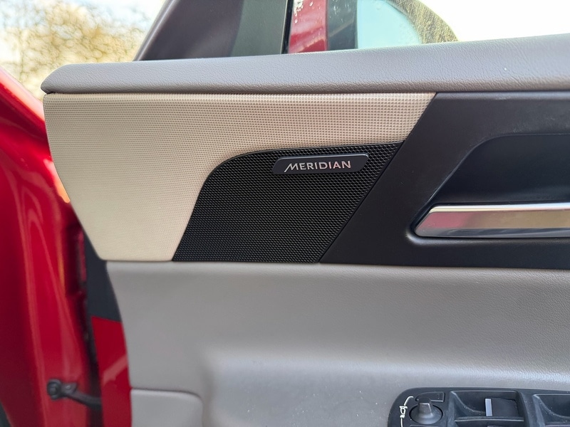 Used Jaguar XE 2016 for sale - 76941680: Photo 32