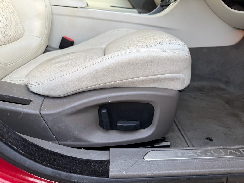 Used Jaguar XE 2016 for sale - 76941680: Photo 33