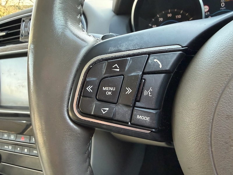 Used Jaguar XE 2016 for sale - 76941680: Photo 36