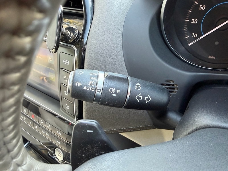 Used Jaguar XE 2016 for sale - 76941680: Photo 38