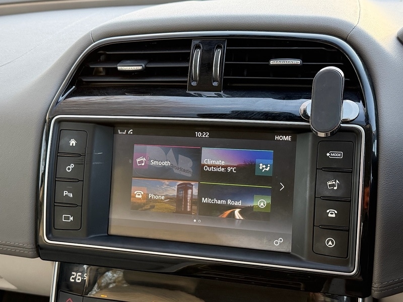 Used Jaguar XE 2016 for sale - 76941680: Photo 41