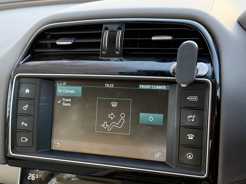 Used Jaguar XE 2016 for sale - 76941680: Photo 48