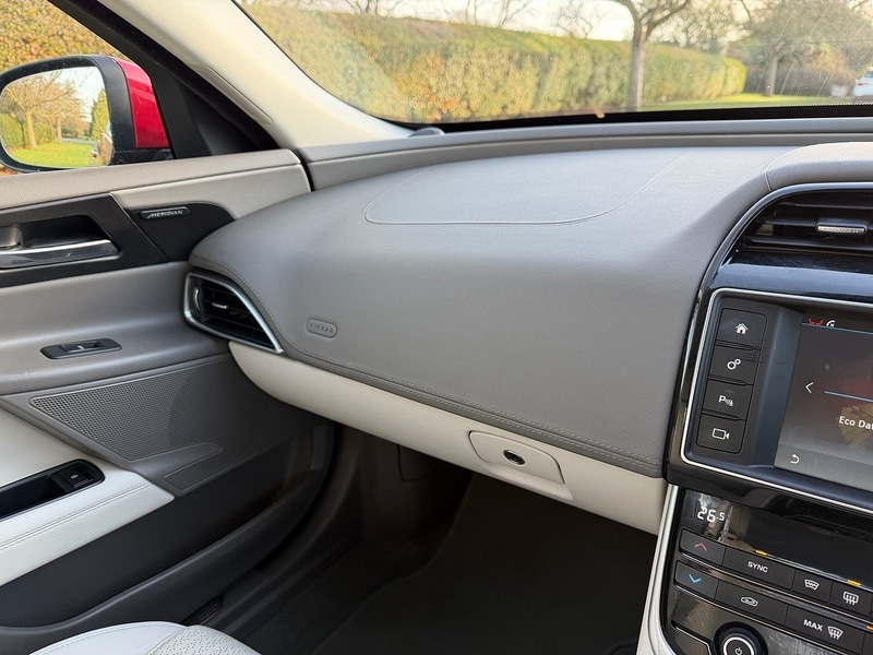 Used Jaguar XE 2016 for sale - 76941680: Photo 51