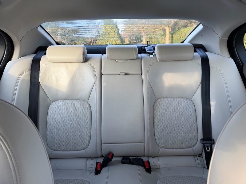 Used Jaguar XE 2016 for sale - 76941680: Photo 53