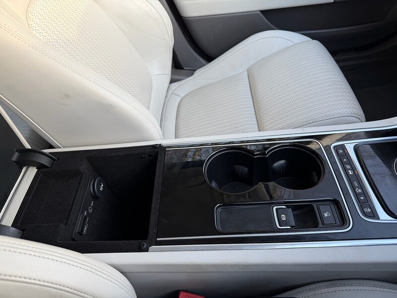 Used Jaguar XE 2016 for sale - 76941680: Photo 54